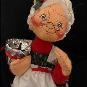 Annalee 14 inch Mrs. Claus